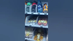 Markalama için özel grafiklere sahip sosis otomatı #vendingmachine #sosis #almanya