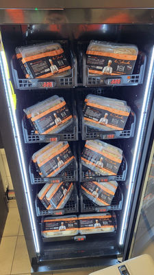 Uzakta çalıştırılan metal buz küpleri satış makinesi hızlı ve uygun hizmet için