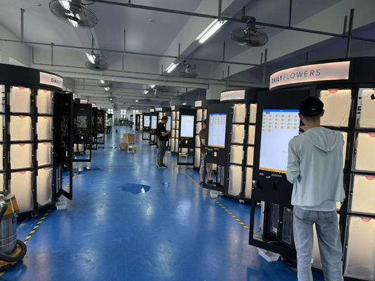 Mağazalar için kullanışlı ve dolap satış makinesi dayanıklı metal çerçeve 420 kg kapasite