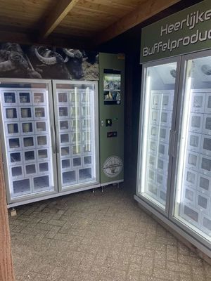 Konforlu ve çok yönlü -22 °C'den 20 °C'ye kadar sıcaklık aralığı olan donmuş dolap satış makinesi